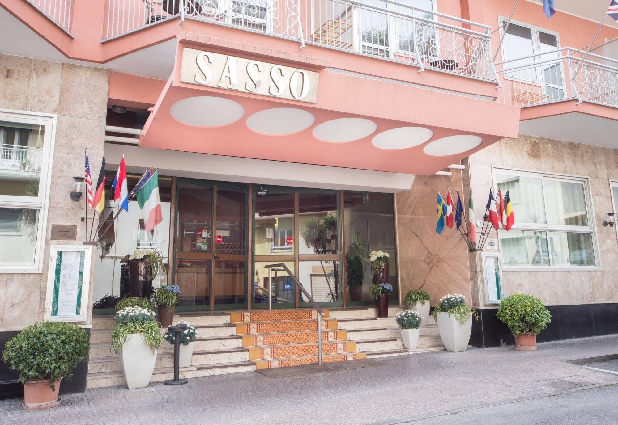 Hotel Sasso Diano Marina Exterior foto